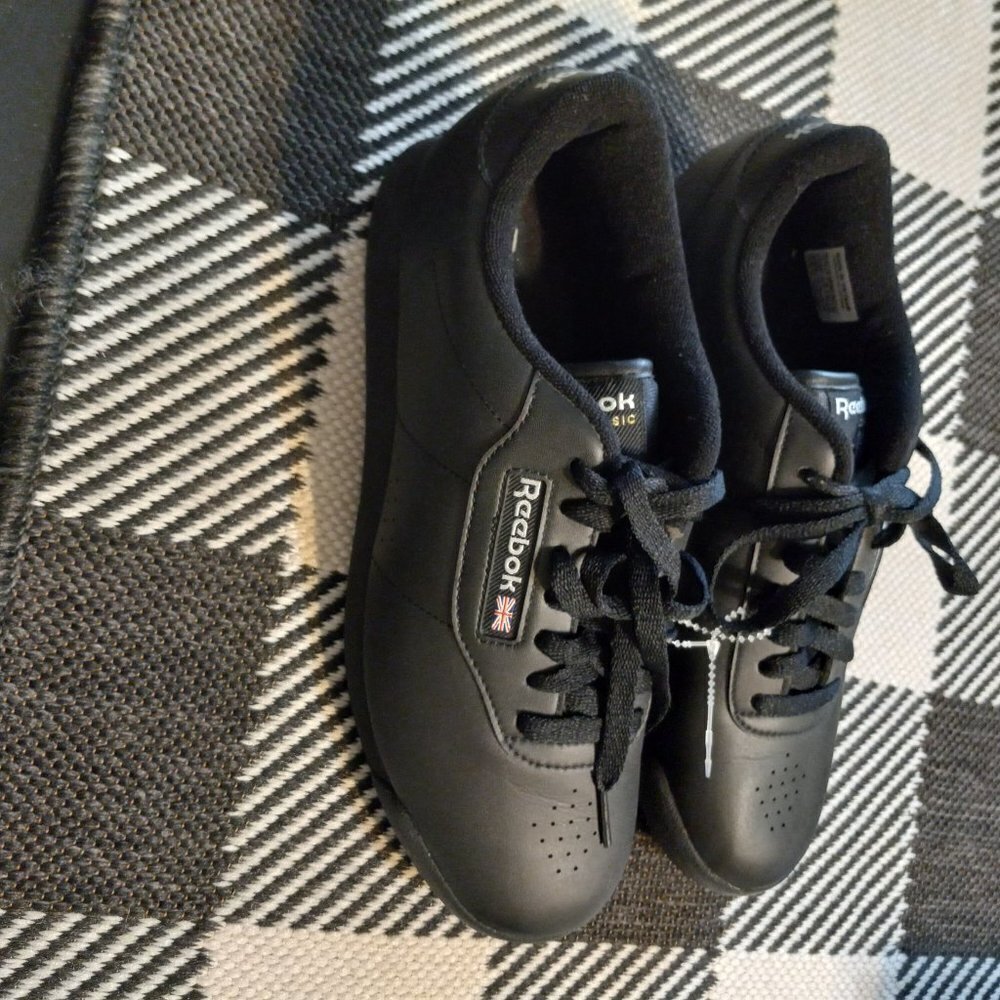 Classic Reebok's Women's Size 7 1/2 - Picture 4 of 5